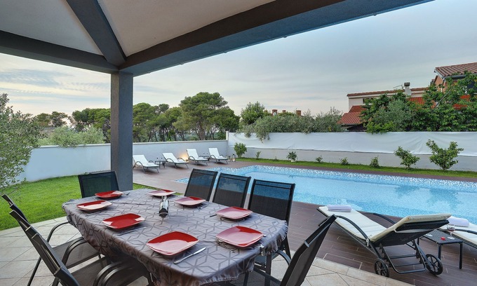 Vinkuran Villa | Villa in Pula near Beach with Private Pool
