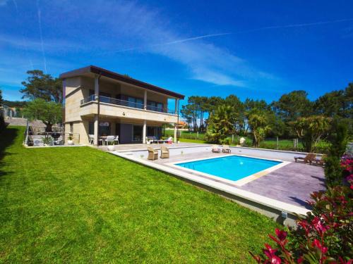 Montalvo House | Villa in Sanxenxo with Sea View & Pool
