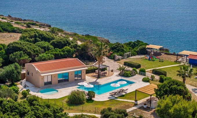 Vasilikos Villa | Villa Ismini Periyali