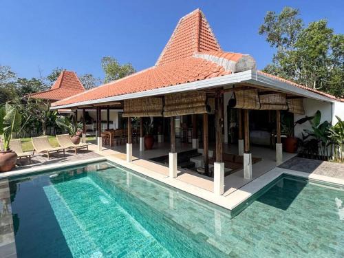 Uluwatu Villa | Villa Joglo Catalina