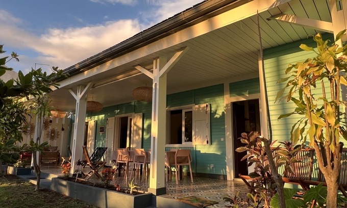 La Saline Les Bains Villa | Villa JOLIE CREOLE, direct access to the beach
