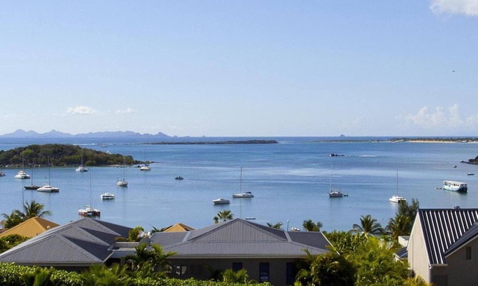 Cul de Sac Villa | Villa Kaktus - Amazing Ocean View - French Contemporary Design - 3 BR