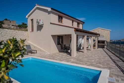 Zubovici Villa | Villa Kamia with private heated pool and electric vehicle adapter