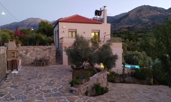 Apokoronas Villa | Villa Kastania – Cretan Nature Retreat