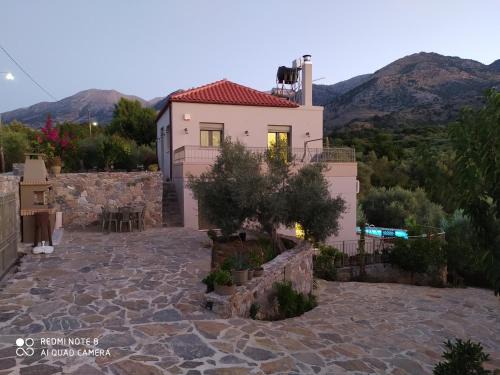 Melidoni Villa | "Villa Kastania" Melidoni, Chania, Crete