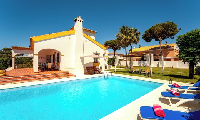 Isla Cristina Villa | Villa La Caleta: Pool, Spacious Garden, BBQ, Near Golf & Family Friendly