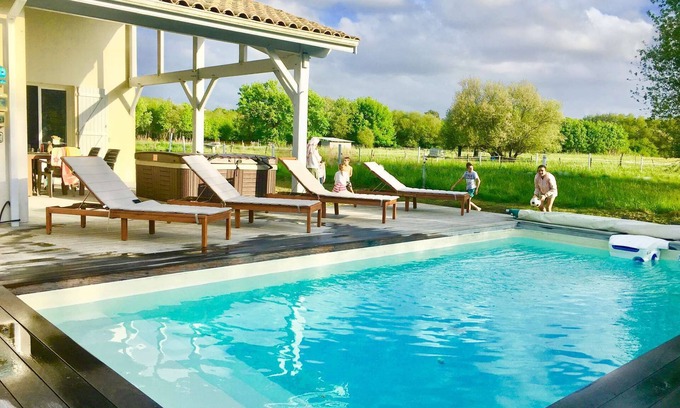 Sainte-Eulalie-en-Born Villa | ☆Villa LANDAISE & jacuzzi ≈Heated pool ≈ forest view≈ beaches≈ ☆