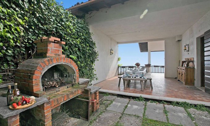 Pulciano Villa | Villa La Quercia Hilly Area Lake View, Toscolano Maderno, Italy