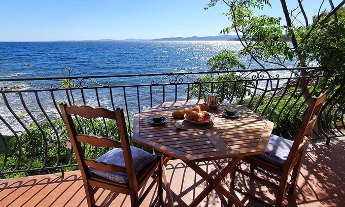 Le Dramont Apartment | VILLA LA ROUQUETTANE - Large studio