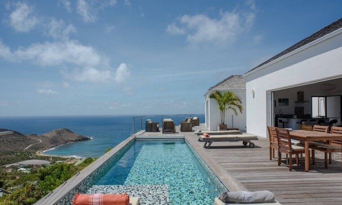 Vitet Villa | Villa la Vue by Fantasia Villas