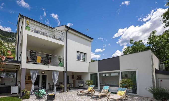 Tribalj Villa | Villa Lake & Sea - with 4 bedrooms for 8 guests and an indoor pool