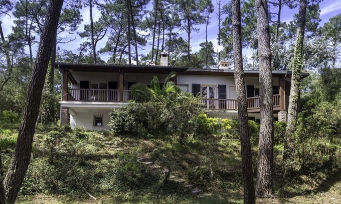 Les Estagnots House | Villa LE MENEZ for 10 persons with view on the marine lake