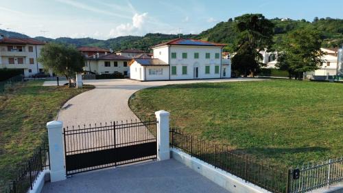 Gambellara House | Villa Le Meridiane - apt with kitchen and terrace