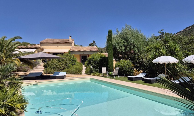 Preconil Villa | VILLA LES GOONYS