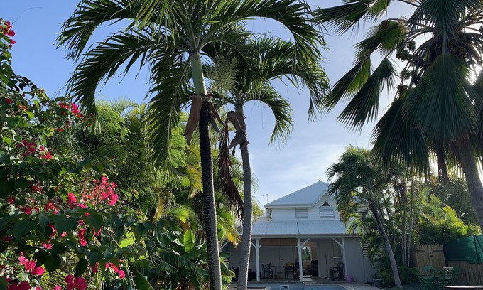 Saint-Francois Villa | Villa Logan, garden, white sand beaches, private pool, comfort.