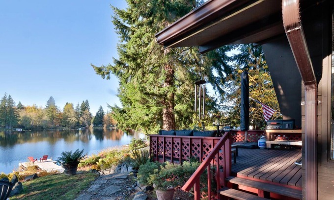 Lake Goodwin House | Villa Loma.. Romantic Saltbox Cabin