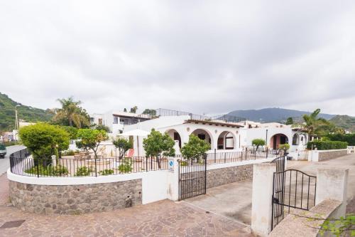 Contrada Santa Lucia House | VILLA LORETTA LIPARI