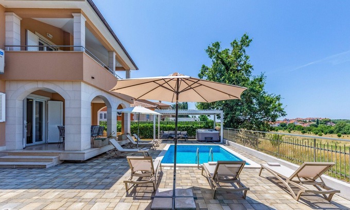 Valdebek Villa | Villa Lotus 13G by Istrabook