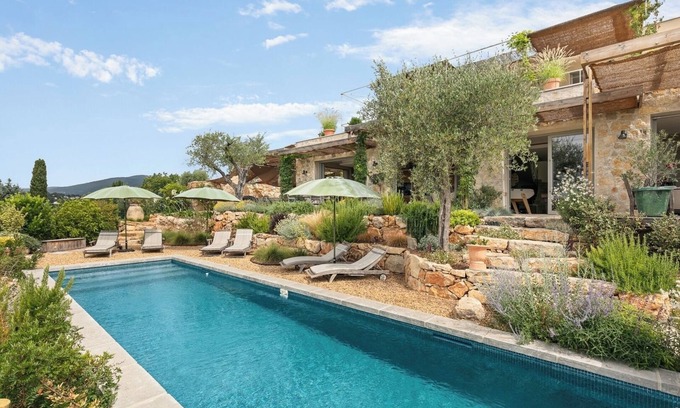 Opio House | Villa Luxury and Relaxation: Swimming Pool, Sauna and Gym