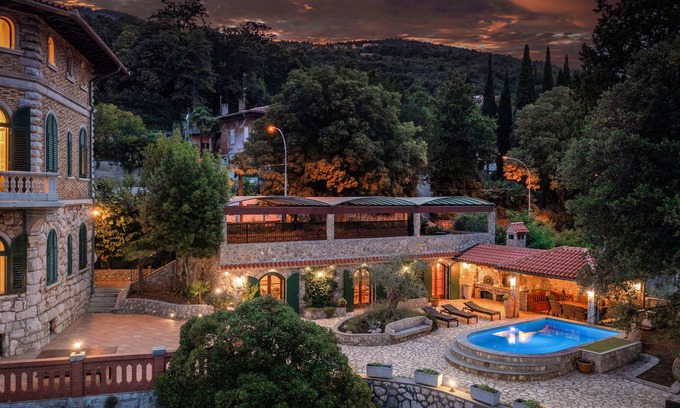 Tulisevica Villa | Villa Mansion with private beach and swimming pool