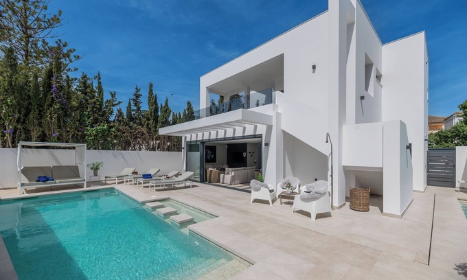 Urbanizacion Marbessa Villa | Villa Marbesa White Pearl