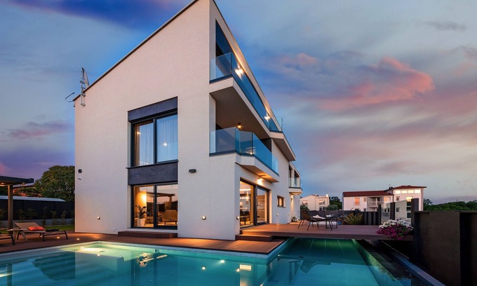 Mali Maj Villa | Villa Mare Exclusive with infinity pool and fitness studio near the beach.