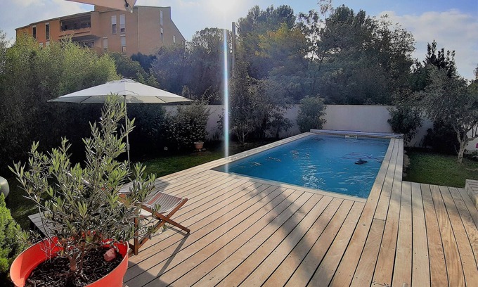 Saint-Mitre House | Villa Marseille with swimming pool, 5 people