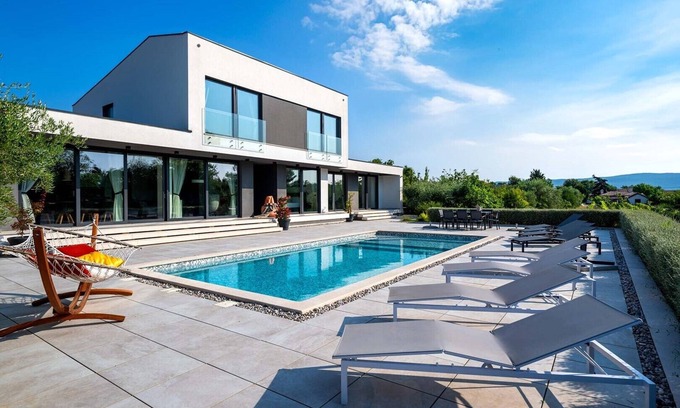 Rakalj Villa | Villa Martincic in Rakalj