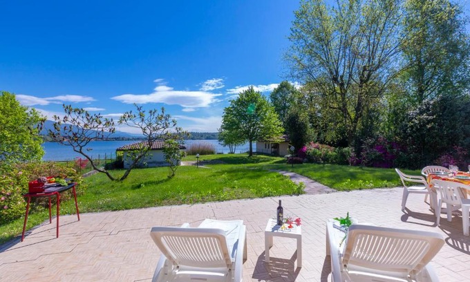 Cadrezzate Villa | Villa Martine Au Bord Du Lac - Happy Rentals