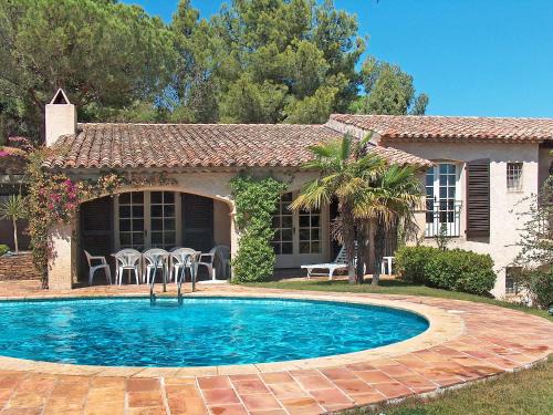 La Croix-Valmer Villa | Villa Mas Baladou by Interhome