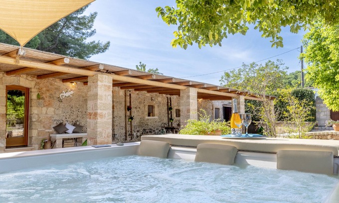 Specchia Villa | Villa 'Masseria Paduli' with Private Terrace, Wi-Fi and Air Conditioning