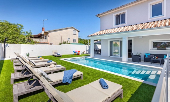Stinjan Villa | Villa Mateo - modern villa with private pool near the beach