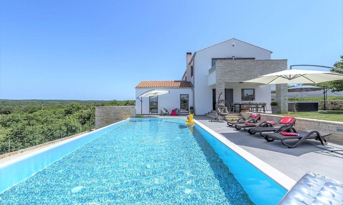 Selina Villa | Villa Meli