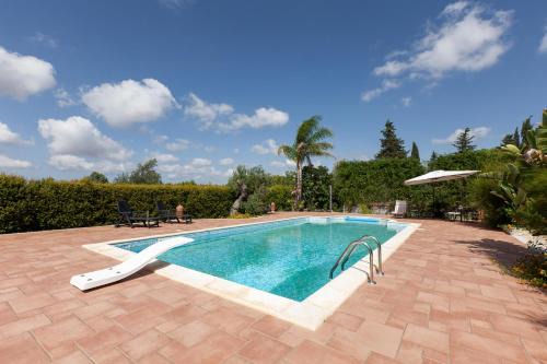 Parabita Villa | Villa Menhir with pool garden and tennis - Happy Rentals