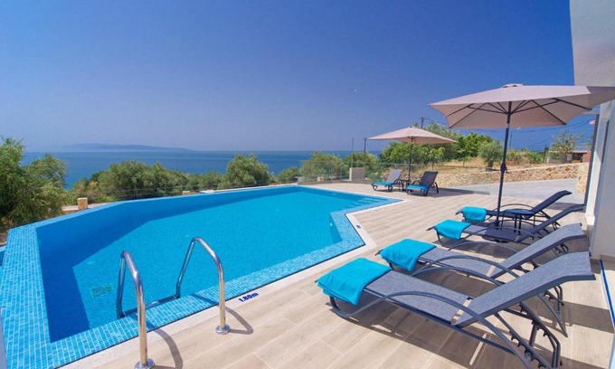 Lourdata Villa | Villa Michou Thalassa by Villa Plus