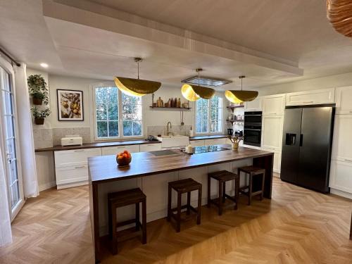 Castres Villa | Villa Mimpi - Castres, France