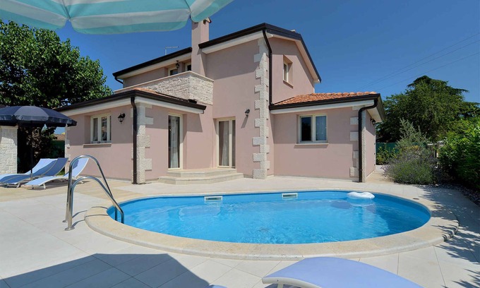 Vrznaveri Villa | Villa mit Pool und Klimaanlage