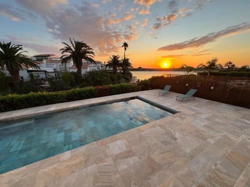 Saint-Cyprien Plage Villa | Villa Moana Lagune 4 chambres, 4 salles de bain, piscine privative chauffée à 30 degrés toute l année, balnéo, terrain de pétanque privé, ping-pong