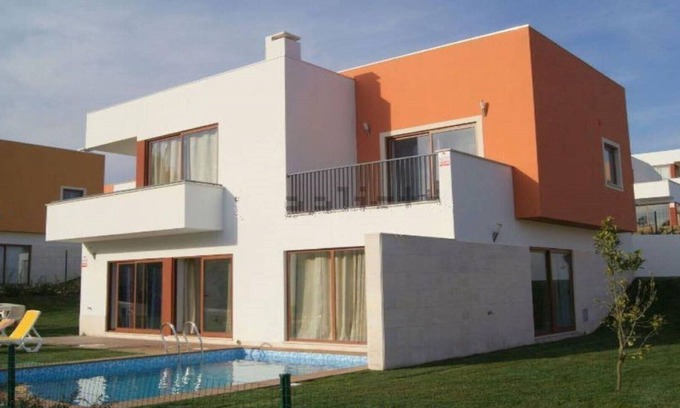 Casalinho House | Villa Monica with swimming pool and 500m from the Obidos lagoon