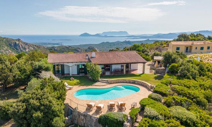 Arzachena Villa | Villa Monte Moro Azzi Russi