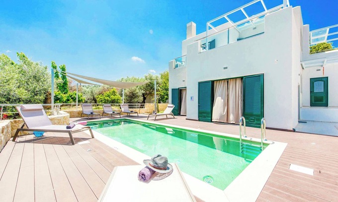 Gerani Villa | Villa Murtal - Three Bedroom Villa, Sleeps 6