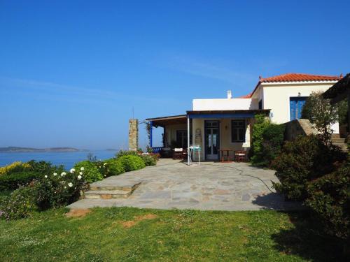 Batsi Villa | Villa Natasa