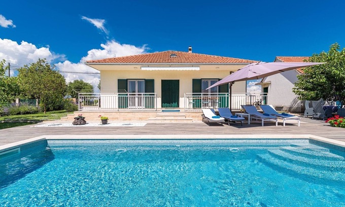 Unesic House | Villa near Krka with Private Pool