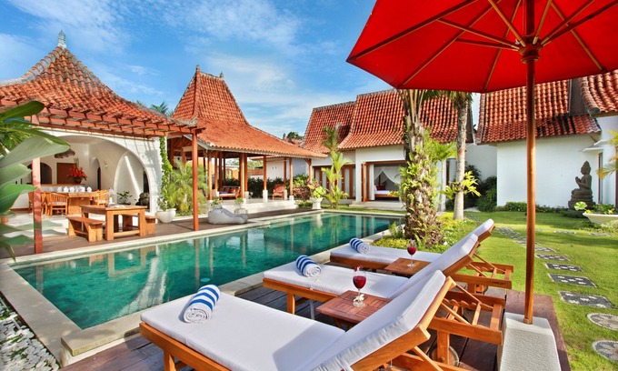 Babakan Villa | Villa Nico exquisite 5 bedrooms in lovely Balinese-inspired décor.
