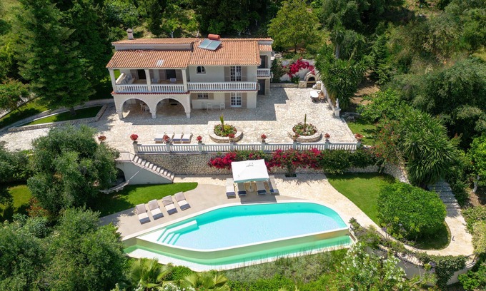 Dafnata Villa | Villa Olea -private infinity pool, stunning sea views, fast internet, sleeps 10+