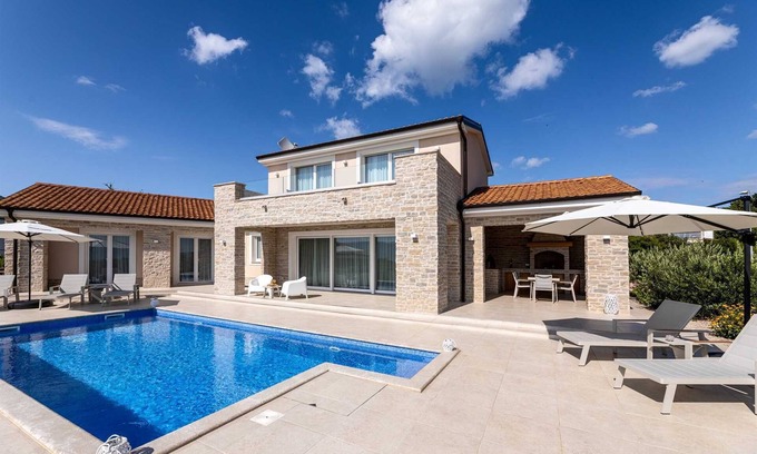 Brzac Villa | Villa Olive Garden with Pool & Seaview