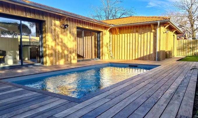 Gujan-Mestras Villa | Villa "Onébien" 1/8 pers, heated pool.