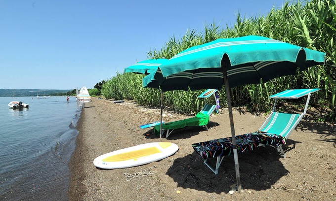 Bolsena Apartment | Villa on lake BOLSENA with private beach 40 meters and 2000 meters garden