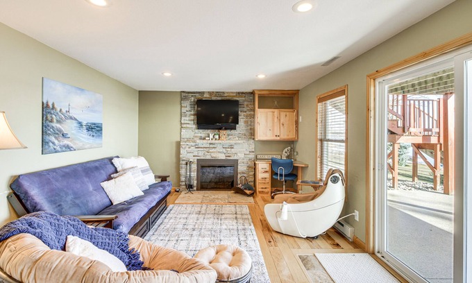 Alexandria Condo | Villa on Lake Darling: Fire Pit, Kayaks + Dock!