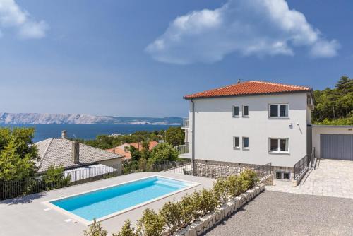 Povile Villa | Villa Opera